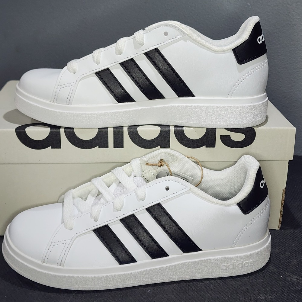 New Unisex Kids Size 1 Adidas Grand Court 2.0 K Shoe GW6511 Color White/Black